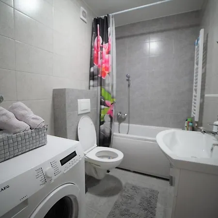 33 Apartmán